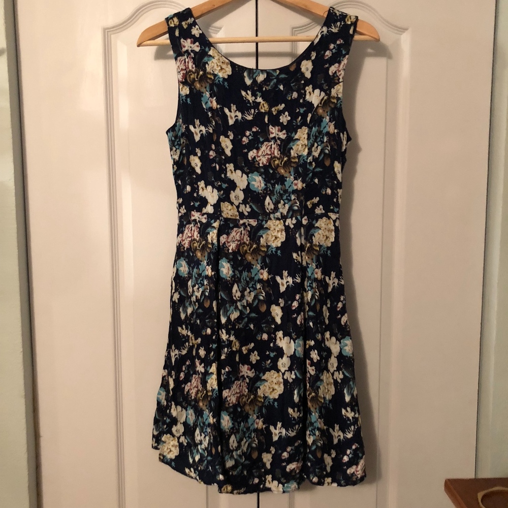 🌷spring vibes🌷 Blue Floral Dress